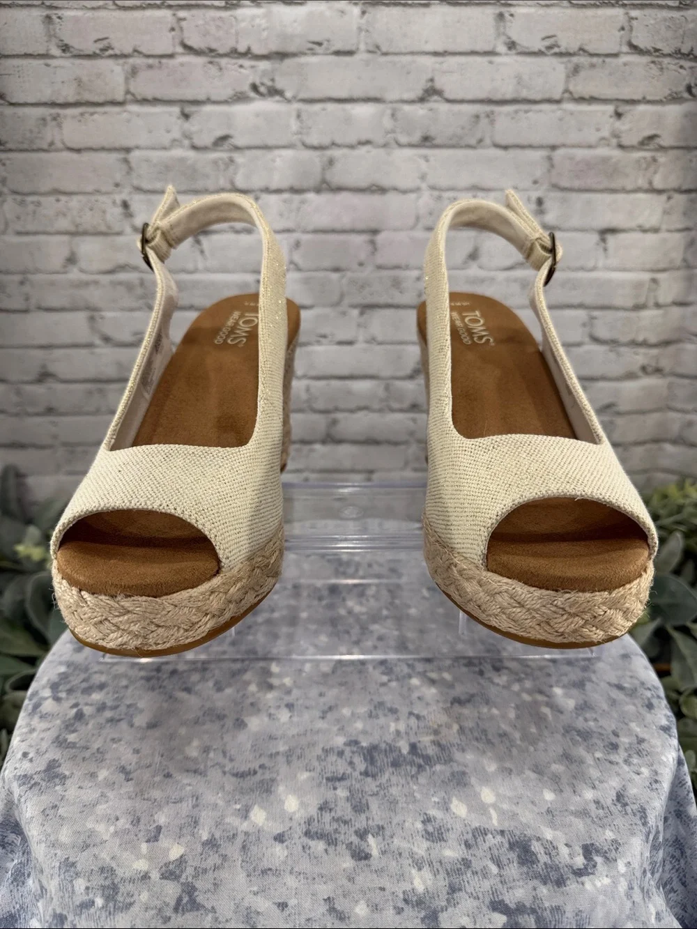 TOMS “Camilla” Beige & Gold Metallic Canvas Open-Toe Wedge Sandals WMS 6M☀️EUC - Picture 2 of 12